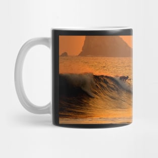 Surfeur au coucher de soleil au Mexique Mug